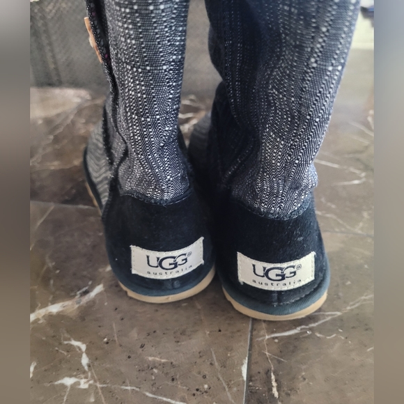UGG Boots Size 5 - Picture 4 of 6